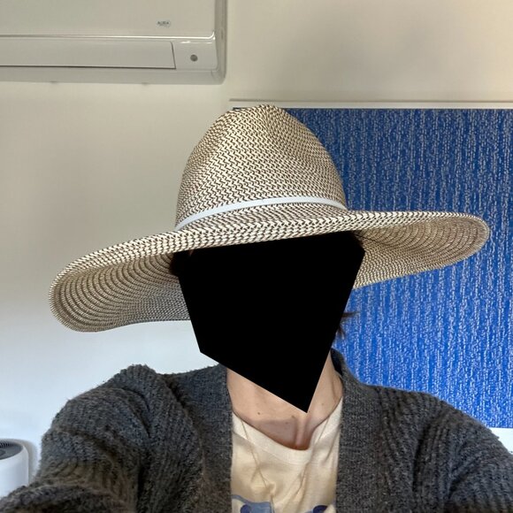 Nikki Beach Harper hat. Worn once! - Picture 7 of 7